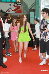 组图：吉泽明步希崎杰西卡亮相 下月将于香港开唱