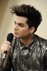 组图：亚当兰伯特上海妩媚开唱眼线撩人