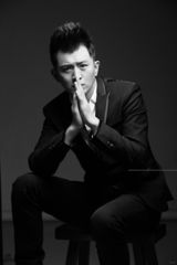 组图：郭家铭魅力写真不做型男做熟男