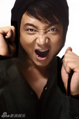 组图：廖伟拍另类拳击写真 继续幽默路线显温柔