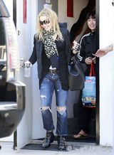 组图：麦当娜好莱坞普拉提健身 装扮时尚潮范儿