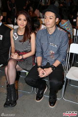 组图：官恩娜宣传新剧封口避谈旧爱吴卓羲