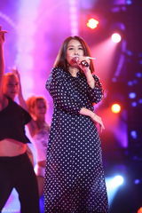 组图：那英《舞林大会》与金星共舞 隔空传情谢老公