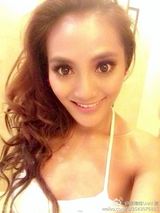 组图：好声音台妹性感私照流出 紧身装丰满酥胸