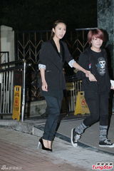 组图：女歌手陈僖仪丧礼 薛凯琪黄柏高哀伤送别