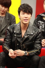 高清组图：SJ-M做客争开微博 玩转网络流行语