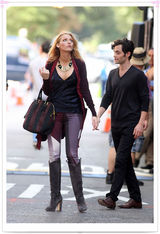 组图：布莱克-莱弗利现身片场潮装抢眼