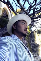 组图：安琥欧洲街拍潮流写真 摩登随性潮男气质