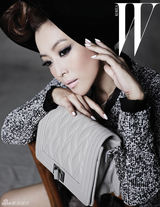 高清图：金喜善拍影像宣传自家品牌 尽展优雅气质