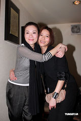 幻灯图：《女人最痛》杀青宴 米雪露面强忍悲伤