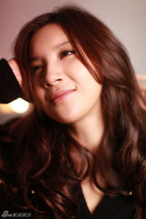 高清组图：徐立过节不休息 全力备战新歌发布