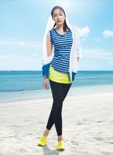 组图：韩国女艺人朴真熙拍服装品牌夏季广告