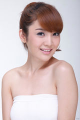 组图：《青春期》将播 何昊阳纯净灵动