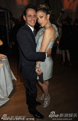 幻灯：《名利场》戛纳办派对 洛佩兹邓文迪争艳