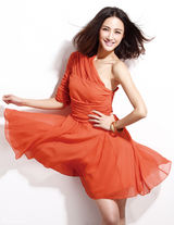 组图：张歆艺薄纱长裙清新唯美 显轻熟女慵懒风情