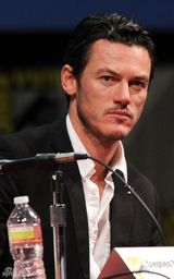 高清图：《不朽者》亮相 弗里达-平托联袂凯南-鲁兹