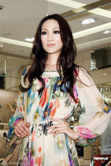 组图：白歆惠强调与迷奸案无关 恋情不受影响