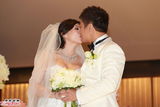 组图：钱嘉乐汤盈盈大婚 新娘巨乳大肚与新郎热吻