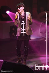 组图：韩歌手李承焕发片 前妻蔡琳同日宣布恋情