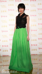 组图：中歌榜红毯群星盛装出席