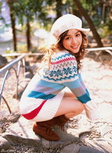 高组图：前超女陈怡日本拍写真 比基尼制服齐上阵