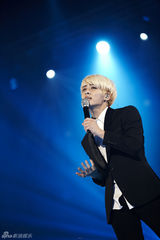 高清图：SHINee首尔开唱 耍帅卖萌热力十足