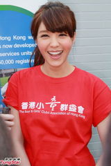 组图：官恩娜否认被林峰摸胸 澄清与旧爱复合