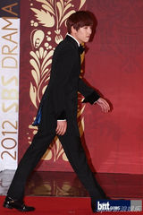 组图：《2012SBS演技大赏》孙贤株夺魁