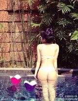 组图：越南网络红人小逸晒私照 童颜巨乳晒半球