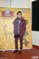 组图：钟嘉欣自曝失窃 吴卓羲新年充电