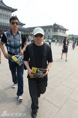 组图：葛优姜昆冯远征等明星送别黄宗洛