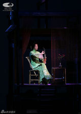 组图：茅威涛首秀女红妆 小百花初演民国范儿