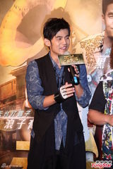 组图：周杰伦《天台》邀曾志伟纳豆柯有伦宣传