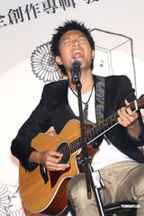 高清组图：韦礼安筹备三年发新碟 自弹自唱开记者会