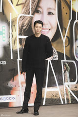 独家高清：尹恩惠撑新剧发布 郑容和李东健撞脸