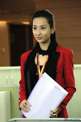 组图：高洋《离婚前规则》白领造型清新靓丽