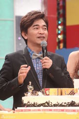 组图：吴宗宪开心过生日赞爱女 避谈高凌风婚变