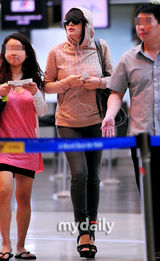 组图：全智贤金慧秀赴香港拍新片 任达华将加盟