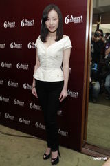 组图：倪妮出席传媒招待会 日本女星香里奈欲变打女