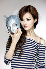 幻灯图：叶熙祺新歌造型照曝光 散发妖娆气质