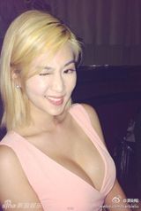 组图：“香港奶神”台湾走红 大秀36G好身材