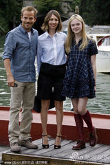 高清图组：《在某处》亮相 童星艾丽-范宁可爱登台