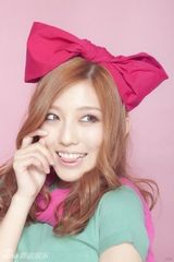 幻灯图：任曦甜美风写真 主打歌《向日葵》暖人心