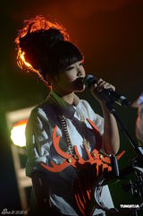 组图：糖兄妹转变风格开唱 暑假将推出新专辑