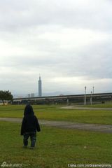 组图：微镜头下的小小志 呆萌可爱完胜童颜老爸