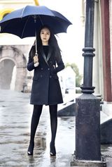 组图：董璇早春时尚街拍大秀美腿女王气场