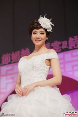 组图：王君馨高调表明处女身份 否认与男友同床