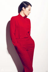 组图：袁莉秋冬时尚大片 气质高贵秀迷人身段