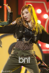 组图：少女时代录制《MCD》变嘻哈战士夺冠