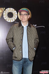 组图：Amanda S.出席派对自曝结婚十年计划生子